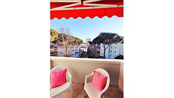 Nice Flat Just 200m From the Beach by Beahost Rentals