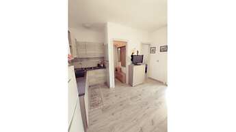 Nice Flat Just 200m From the Beach by Beahost Rentals