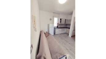 Nice Flat Just 200m From the Beach by Beahost Rentals