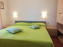 Nice Three-bedroom Flat With Balcony