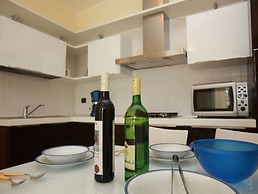 Charming sea Front View Apartment-beahost Rentals