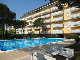 Nice and Cozy Apartment With Pool - Beahost