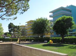 Homely Apartment With Shared Pools - Beahost