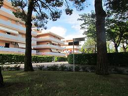 Homely Apartment With Shared Pools - Beahost