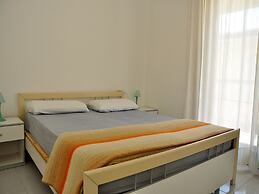 Modern Apartment Close to the Beach - Beahost