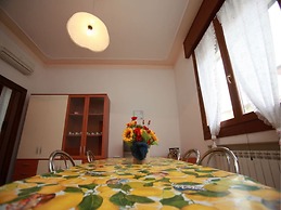 Beautiful sea View Apartment for 12 Guests