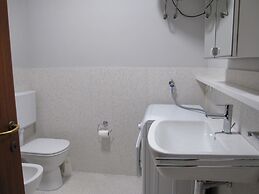 Modern Flat With Balcony and Lift at Grado Pineta