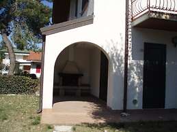 Beautiful Two-bedroom Villa in Bibione - Beahost