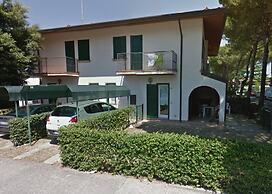 Beautiful Two-bedroom Villa in Bibione - Beahost