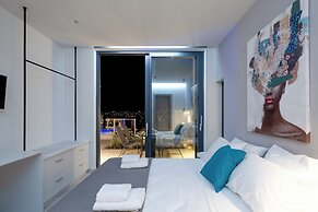 White Cliff Luxury Suites