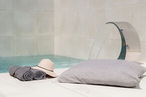 White Cliff Luxury Suites