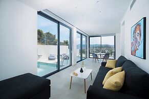 White Cliff Luxury Suites