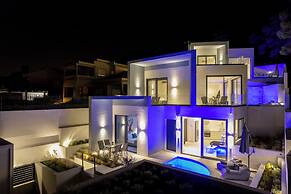 White Cliff Luxury Suites