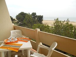 Flat With Terrace Near the Beach - Beahost