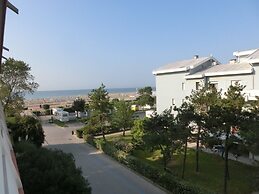 Flat With Terrace Near the Beach - Beahost