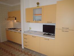Flat With Terrace Near the Beach - Beahost