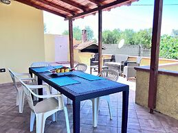 Apartment in Villa With Garden Close to the sea