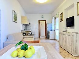 Apartment in Villa With Garden Close to the sea