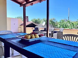 Apartment in Villa With Garden Close to the sea