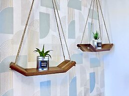 Apartment in Villa With Garden Close to the sea