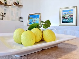 Apartment in Villa With Garden Close to the sea