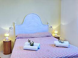 Apartment in Villa With Garden Close to the sea