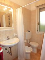 Spacious Flat With Fenced Garden and Fireplace