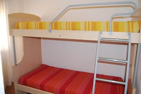 Beachside Flat With Large Balcony - Beahost