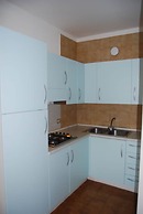 Beachside Flat With Large Balcony - Beahost