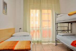 Spacious Seaside Flat for 7 Guests - Beahost