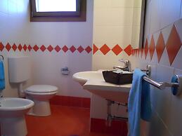 Bright Apartment With Private Garden