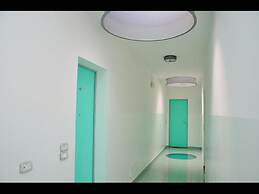 Luminous Beachside Flat - Beahost