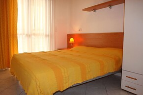 Beachfront Colourful Flat With Swimming Pool