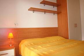 Beachfront Colourful Flat With Swimming Pool