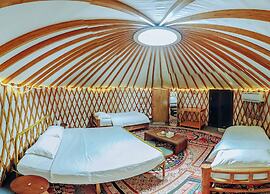 Nomad Yurts