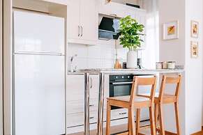 Charming Oasis w Balcony 5 min to Bull Statue