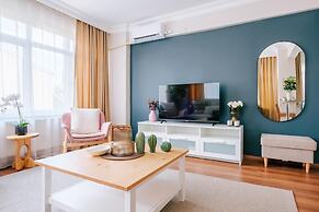 Charming Oasis w Balcony 5 min to Bull Statue