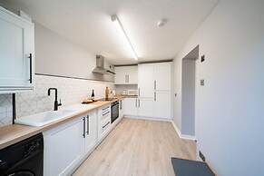 Heatherwood Cottage - Central Scone