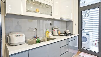 Mikage - Vinhome Metropolis Lieu Giai Apartment