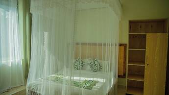 Ekhaya Crescent Hotel