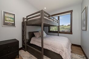 Hay Meadow Lodge 3 Bedroom Townhouse by RedAwning