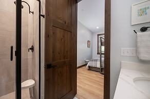 Hay Meadow Lodge 3 Bedroom Townhouse by RedAwning