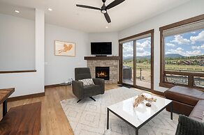 Hay Meadow Lodge 3 Bedroom Townhouse by RedAwning