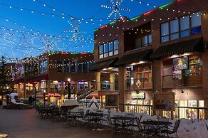 Hay Meadow Lodge 3 Bedroom Townhouse by RedAwning