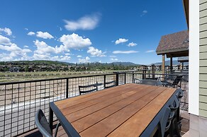 Hay Meadow Lodge 3 Bedroom Townhouse by RedAwning