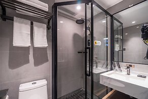 Ruifeng Hotel Railway Station Store