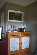 Jackfish Lake Cottages Motel