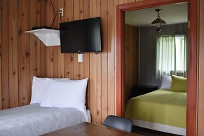 Jackfish Lake Cottages Motel