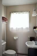 Jackfish Lake Cottages Motel