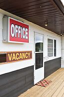 Jackfish Lake Cottages Motel